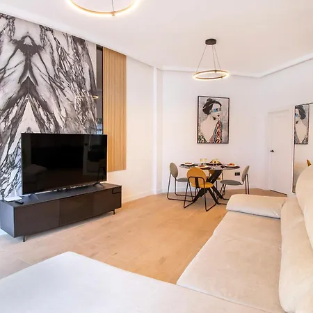 Trendy With A Heated Pool And Near Aqualand, 1a Costa Adeje (Tenerife)