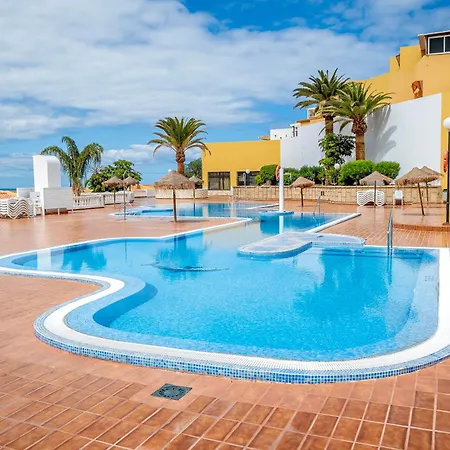 Trendy With A Heated Pool And Near Aqualand, 1a Apartment