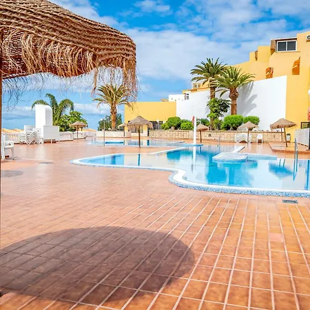 Trendy With A Heated Pool And Near Aqualand, 1a Apartment